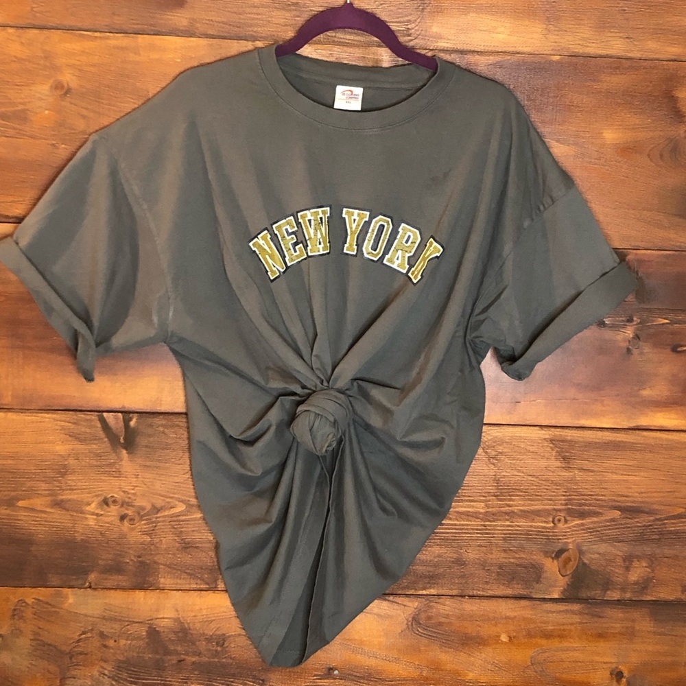 UNISEX GRAPHIC TEE